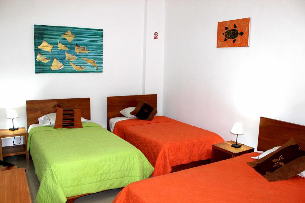 The Galapagos Pearl B&B Puerto Ayora  Habitación foto